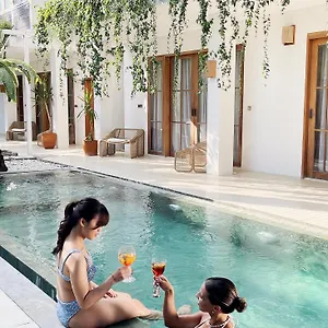 white-goose-boutique-hotel.hotelsseminyak.net/